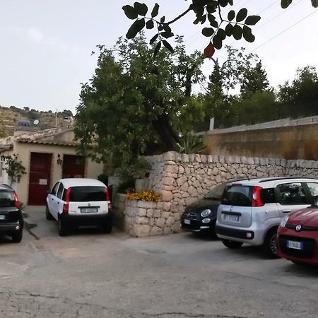 La Suma Sumalia Bed and Breakfast Noto Buitenkant foto